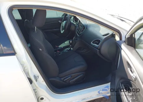 2015 Dodge Dart Sxt z USA, uszkodzony, nr VIN 1C3CDFBB9FD158524